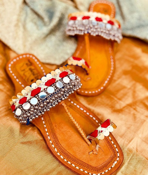 kOLHAPURI CHAPPAL